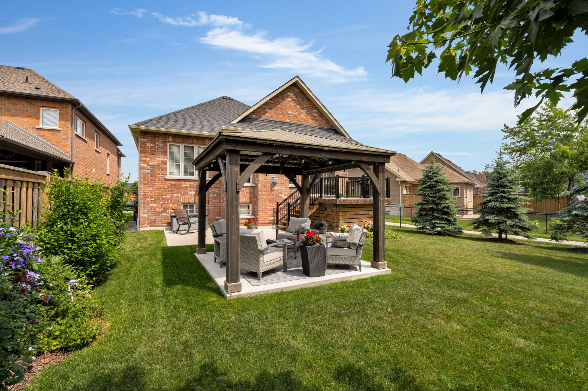7 CAMERON Street, Springwater, Ontario L9X 0S6