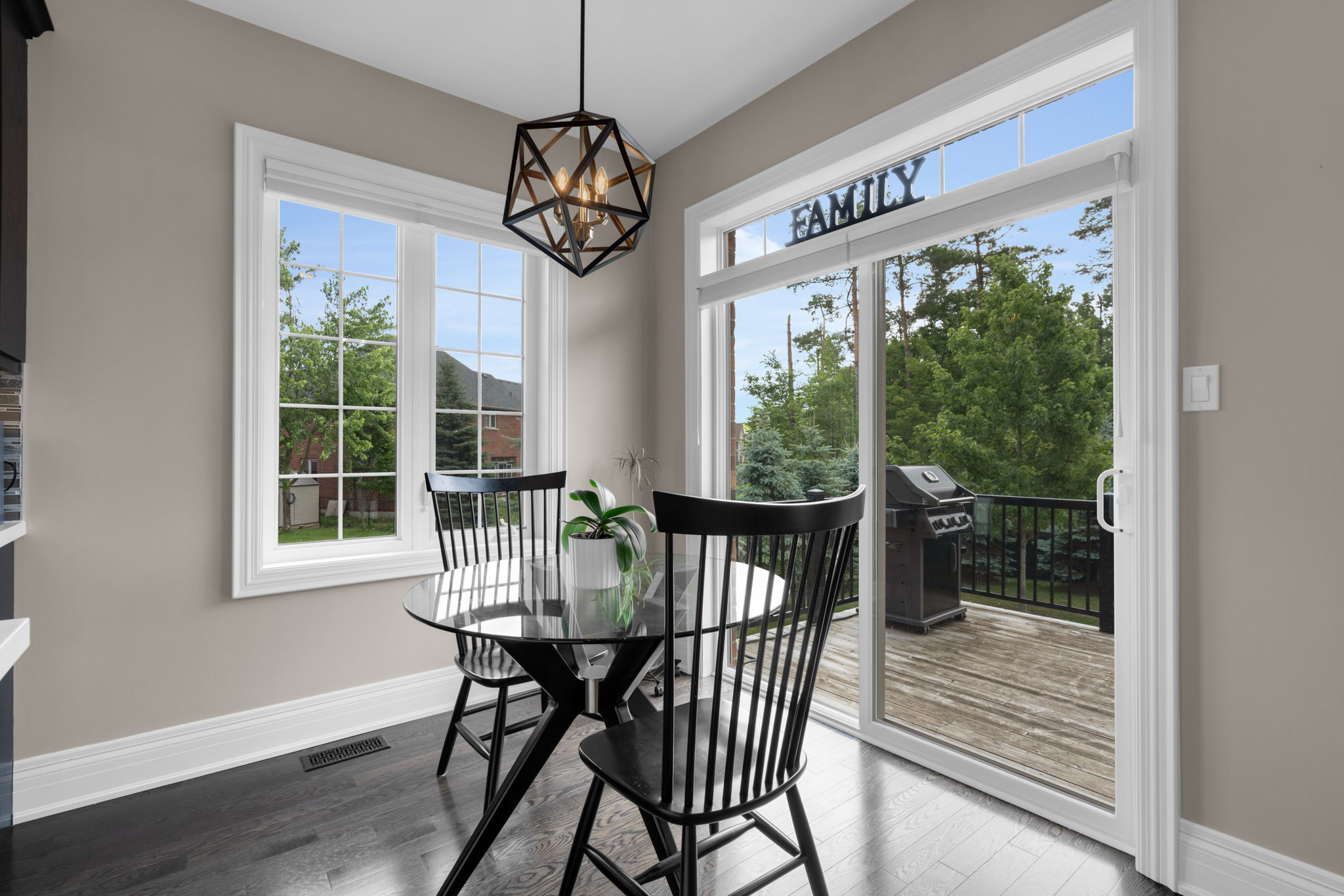 7 CAMERON Street, Springwater, Ontario L9X 0S6