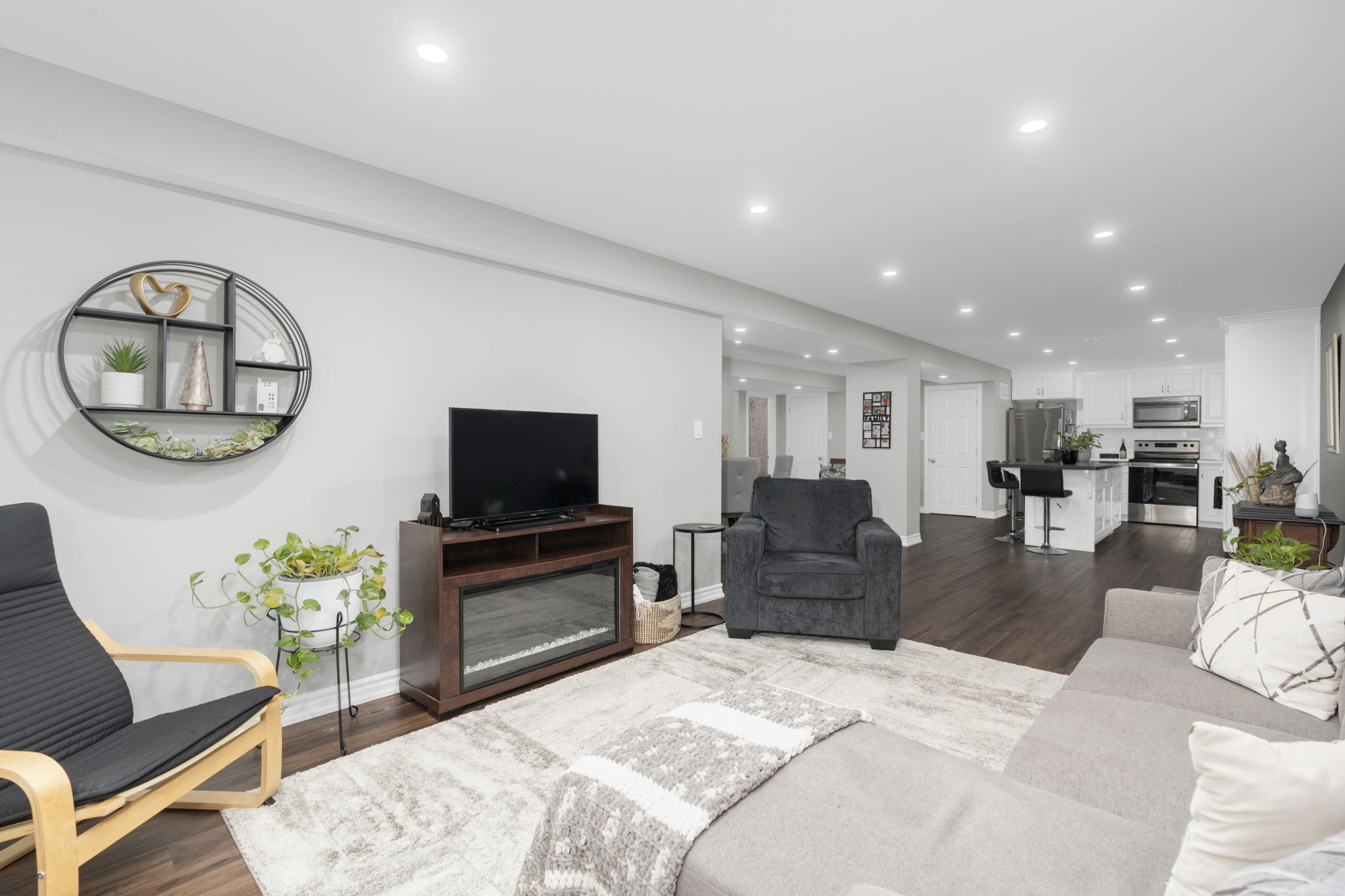 11 MARINA Crescent