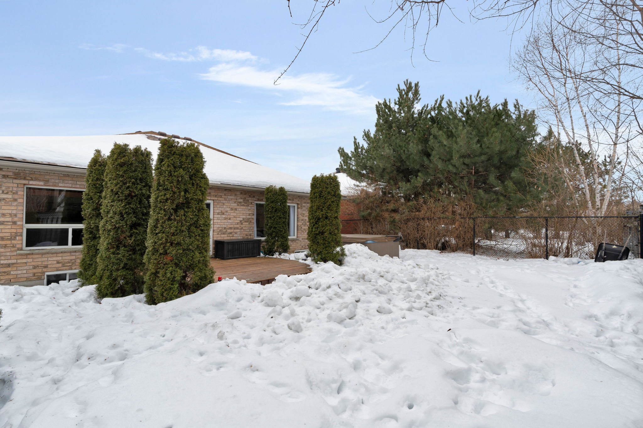 11 MARINA Crescent