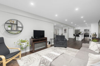 11 MARINA Crescent