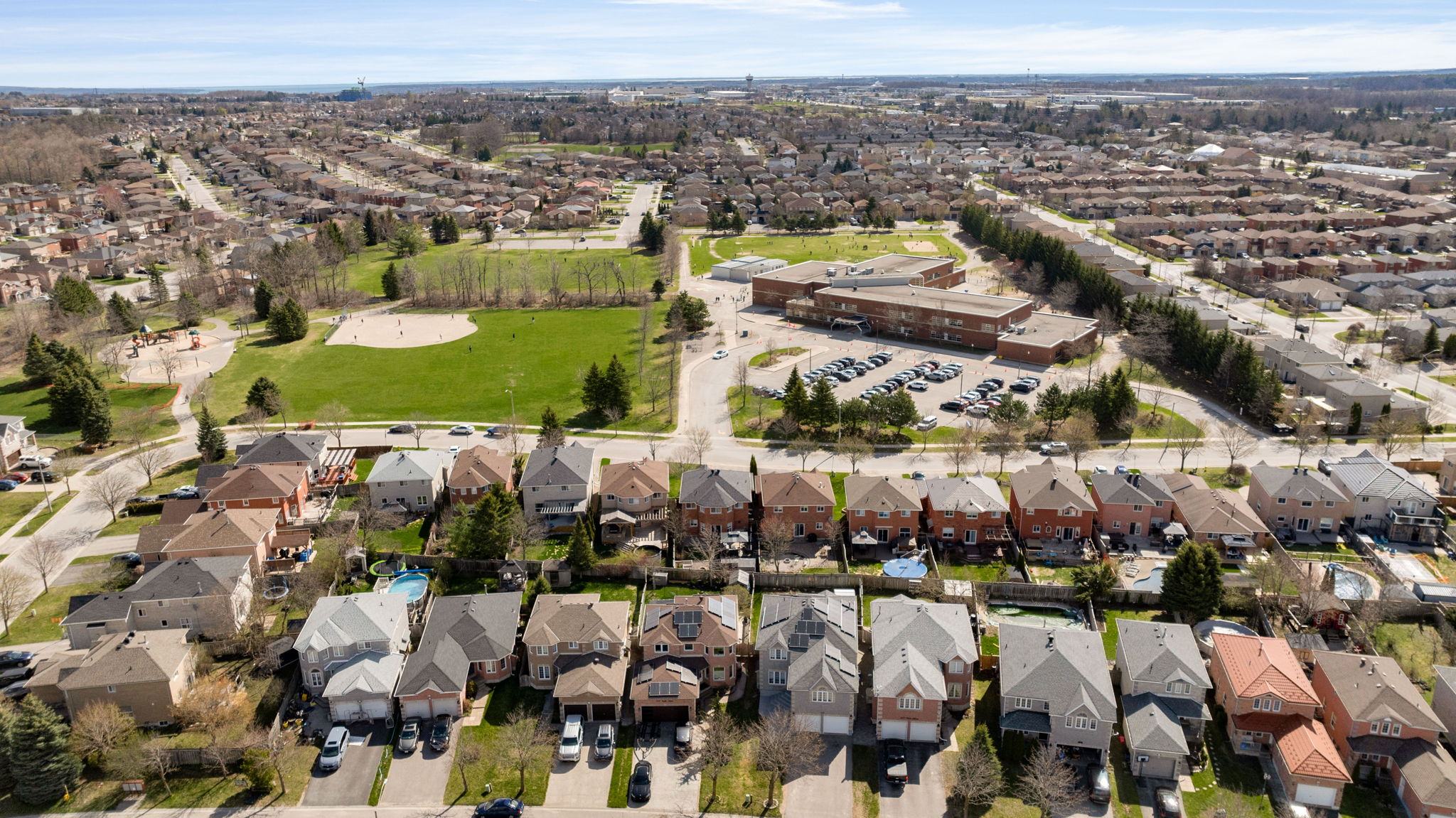 20 BEAR CREEK DR, BARRIE, L4N9M6
