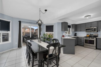 20 BEAR CREEK DR, BARRIE, L4N9M6