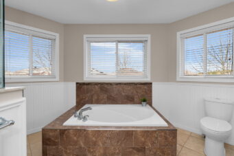 20 BEAR CREEK DR, BARRIE, L4N9M6