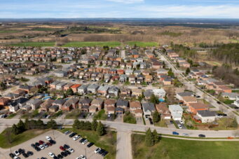 20 BEAR CREEK DR, BARRIE, L4N9M6
