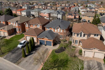 20 BEAR CREEK DR, BARRIE, L4N9M6