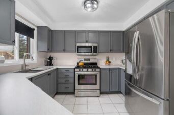 20 BEAR CREEK DR, BARRIE, L4N9M6
