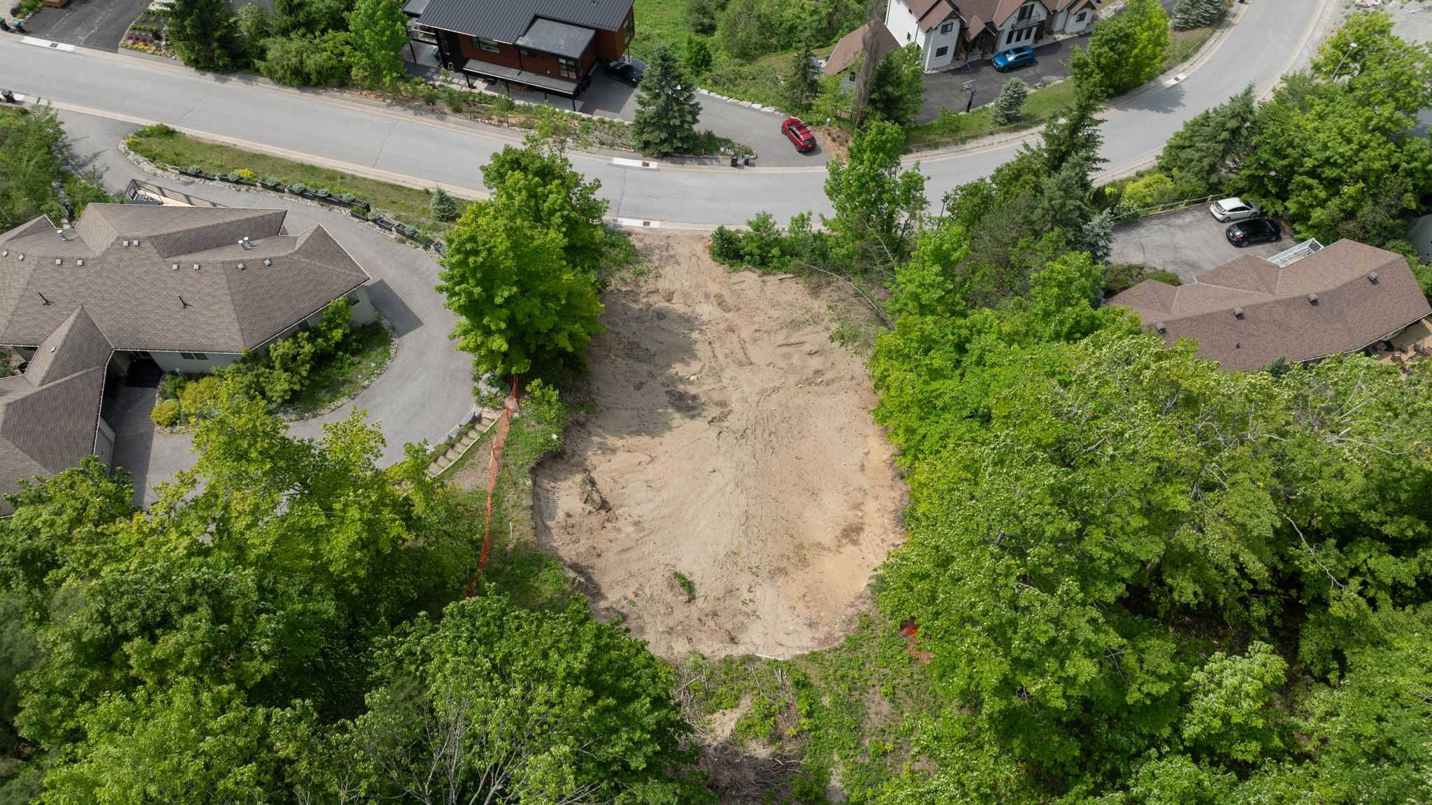 12 VALLEYCREST DRIVE
