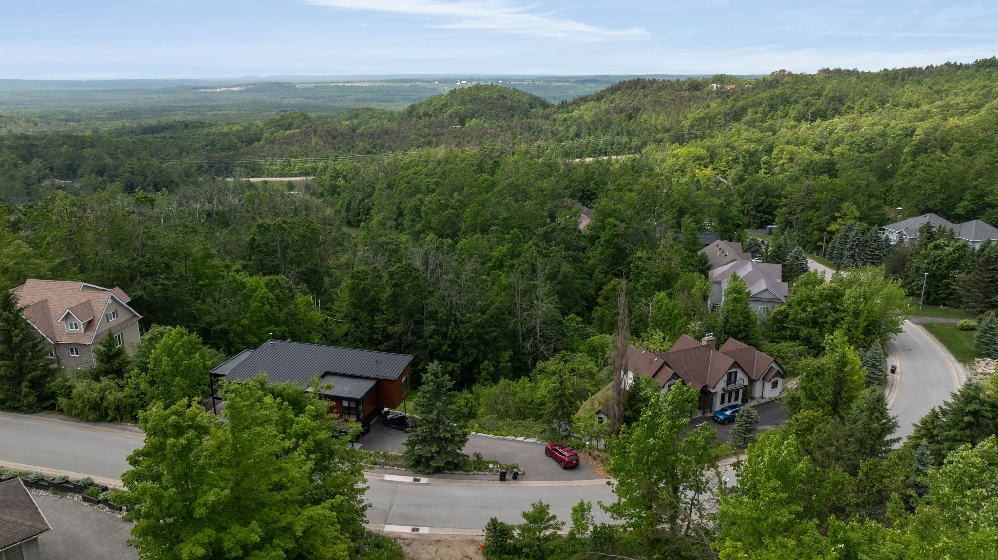 12 VALLEYCREST DRIVE