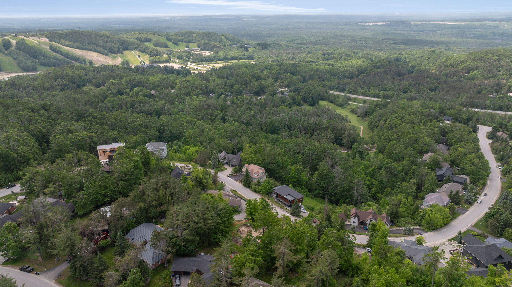 12 VALLEYCREST DRIVE
