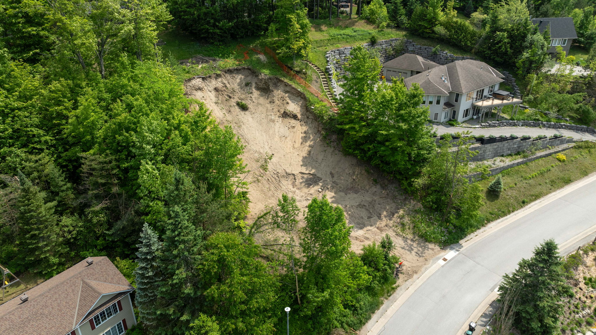12 VALLEYCREST DRIVE