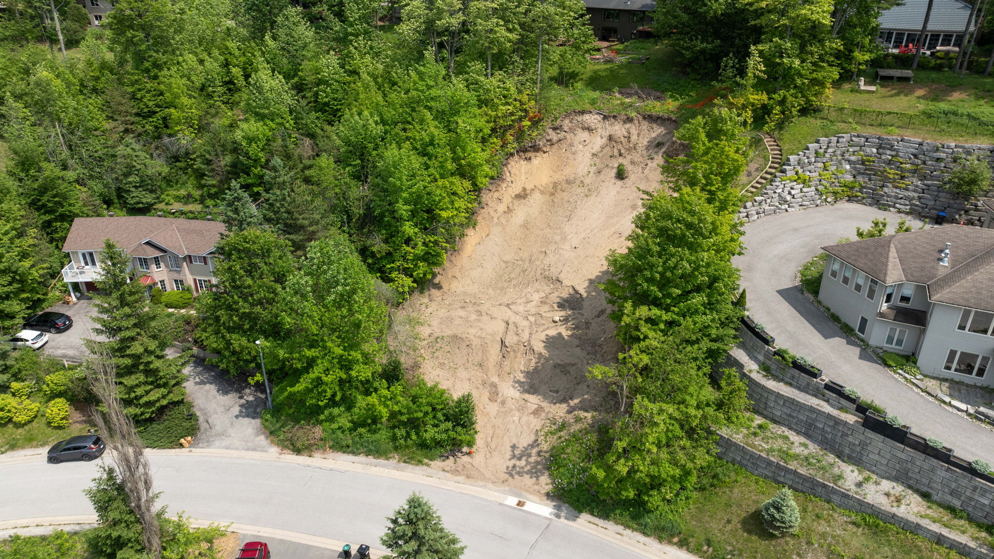 12 VALLEYCREST DRIVE