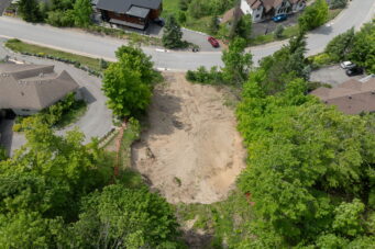 12 VALLEYCREST DRIVE