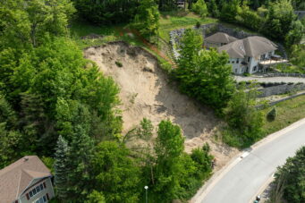 12 VALLEYCREST DRIVE