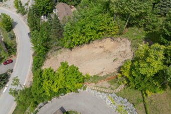 12 VALLEYCREST DRIVE