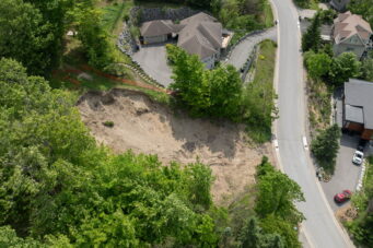 12 VALLEYCREST DRIVE