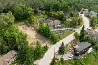 12 VALLEYCREST DRIVE