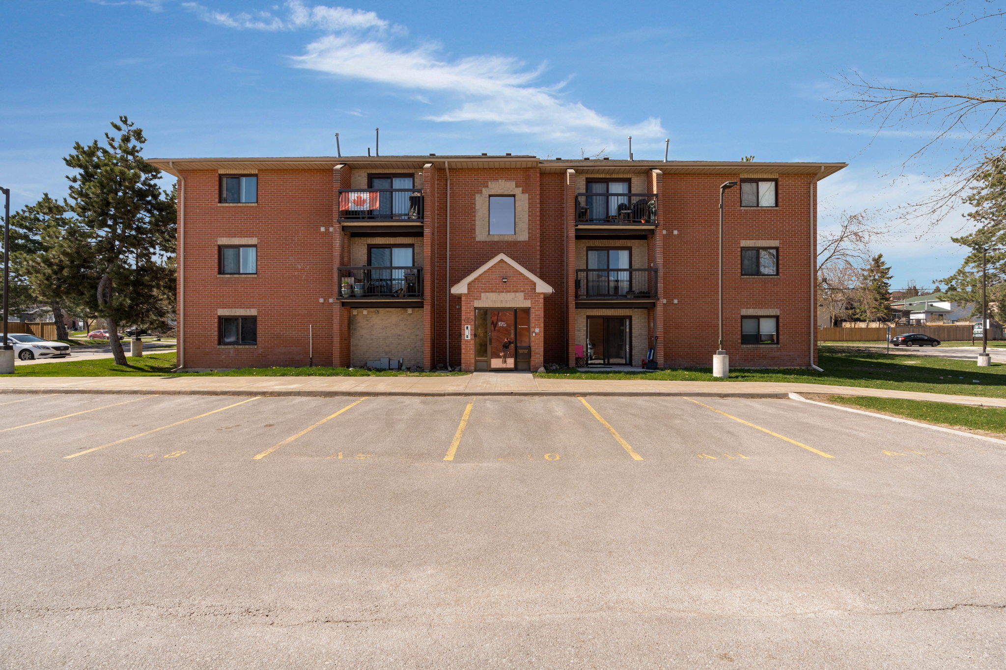 A2 - 175 EDGEHILL DR