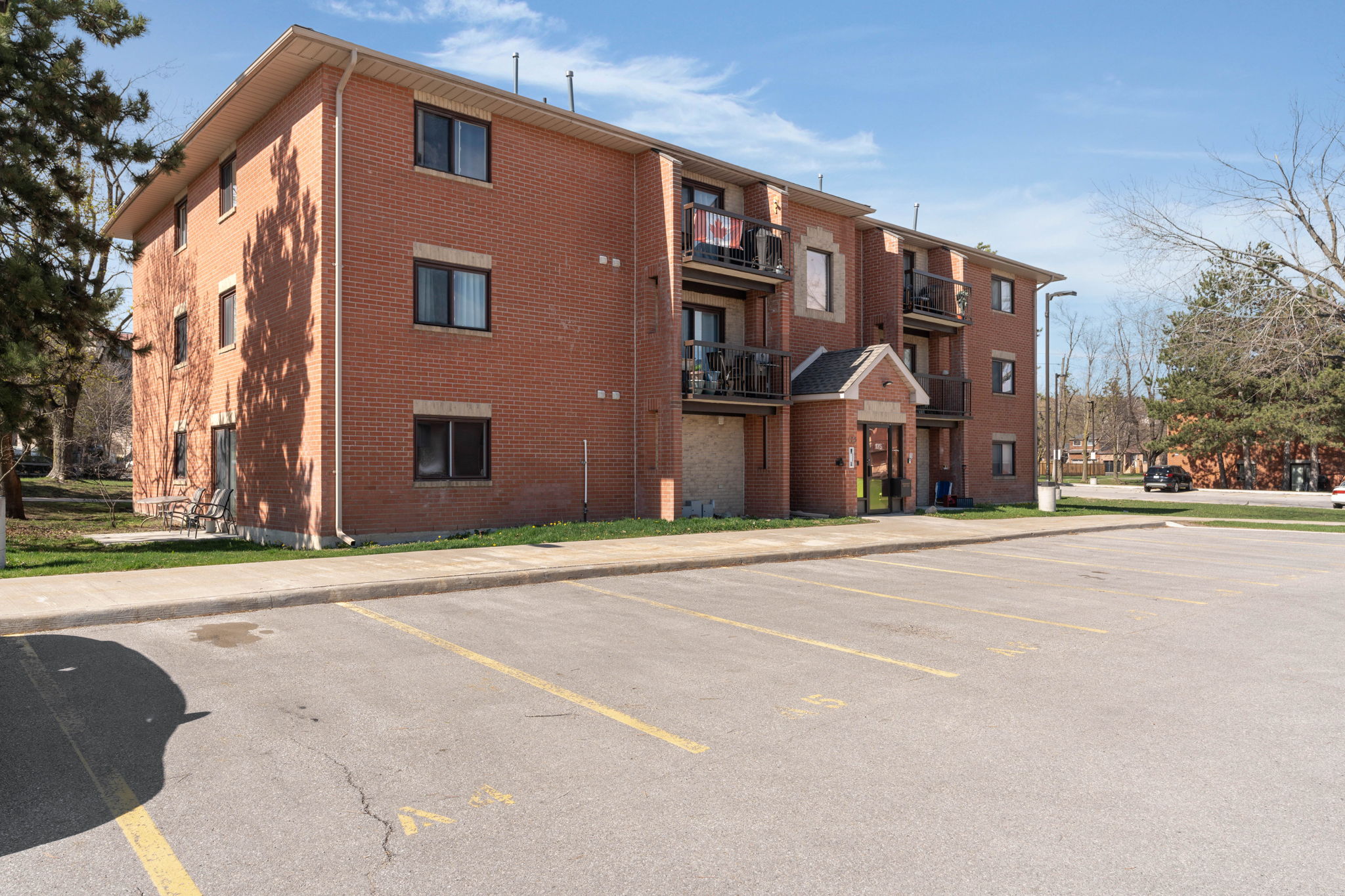 A2 - 175 EDGEHILL DR