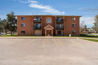 A2 - 175 EDGEHILL DR