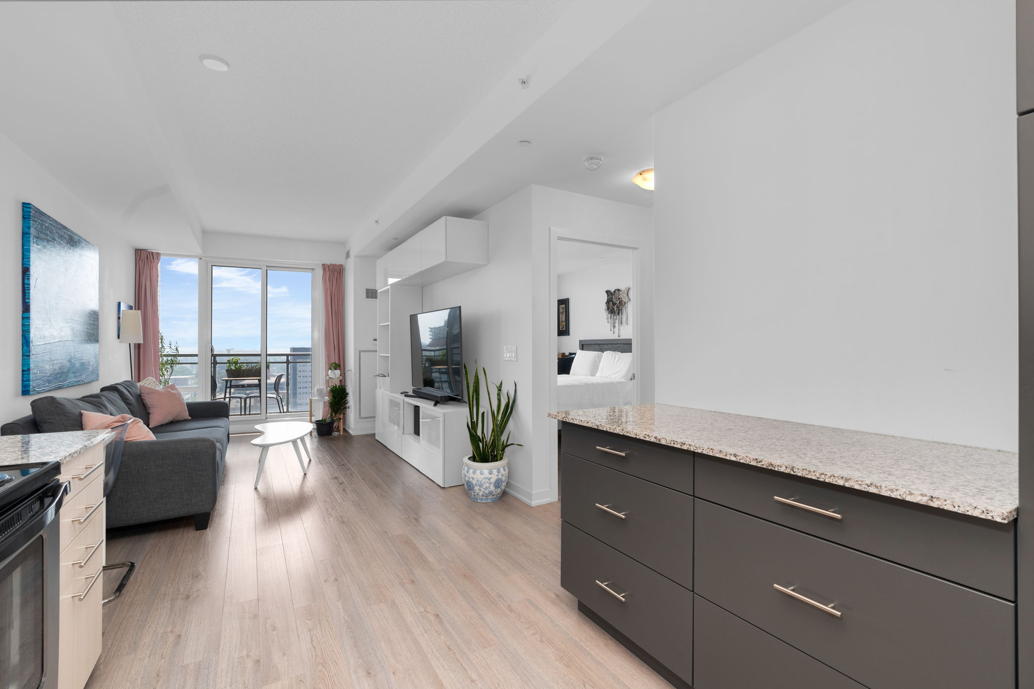 85 Duke St W, Unit#1507