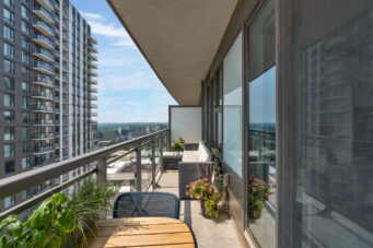 85 Duke St W, Unit#1507