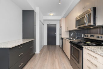 85 Duke St W, Unit#1507